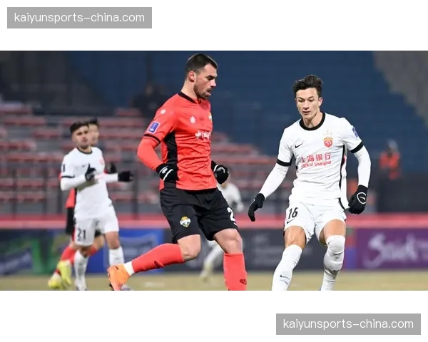 【2026年4月中超联赛·深度·调查数据调查：逆足边锋内切与顺足边锋下底，哪种选择对中超球队进攻贡献更大？