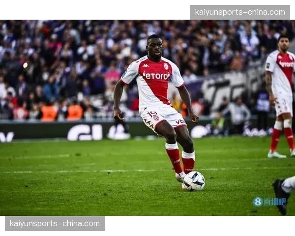 朗斯队长福法纳专访：谈论球队黑马奇迹与下赛季欧战展望